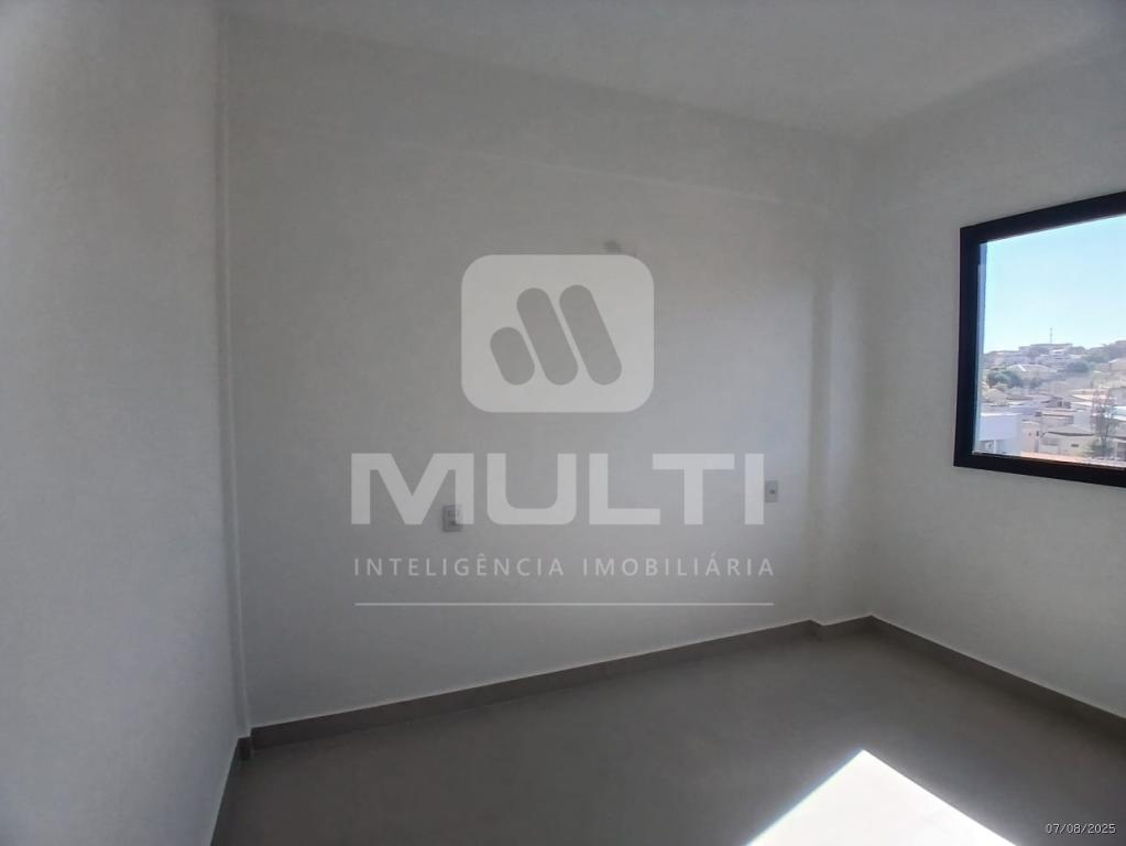 Apartamento à venda com 2 quartos, 63m² - Foto 9