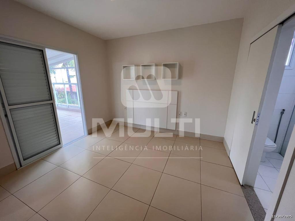 Casa à venda com 3 quartos, 307m² - Foto 2