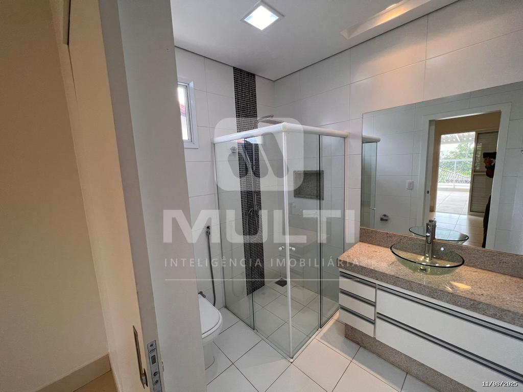 Casa à venda com 3 quartos, 307m² - Foto 4