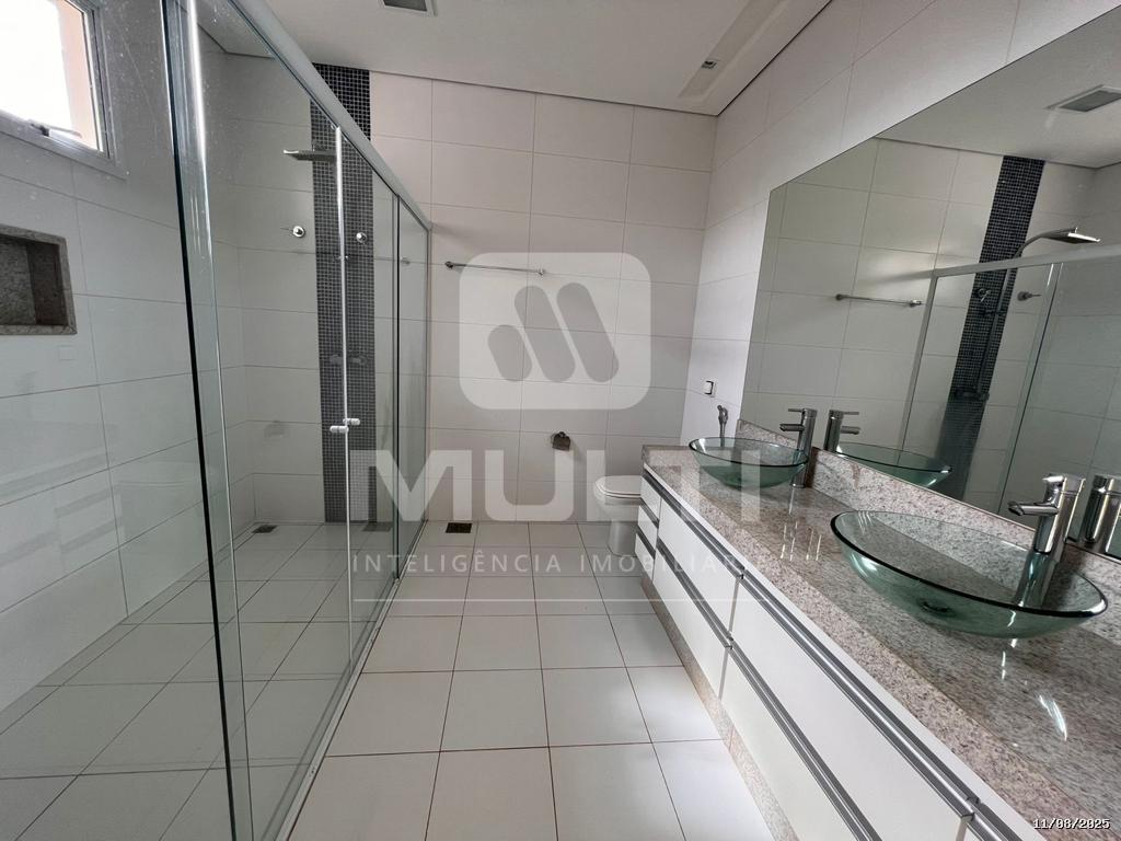 Casa à venda com 3 quartos, 307m² - Foto 5