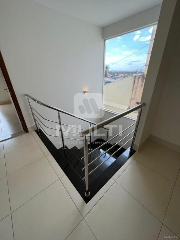 Casa à venda com 3 quartos, 307m² - Foto 9