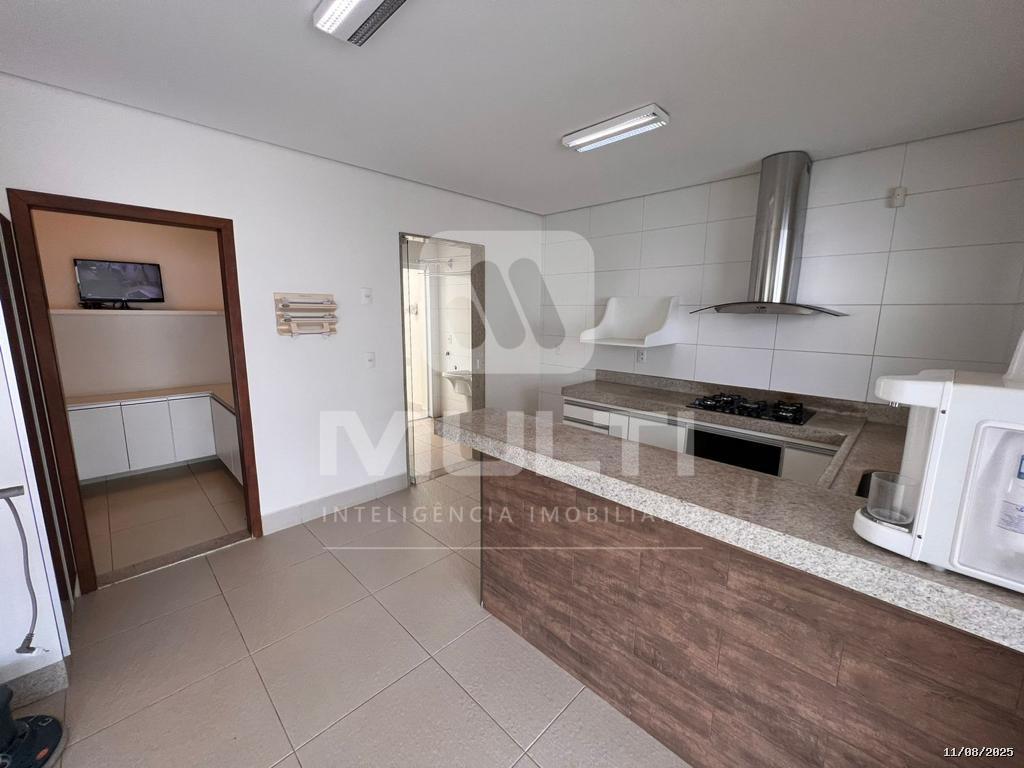Casa à venda com 3 quartos, 307m² - Foto 11