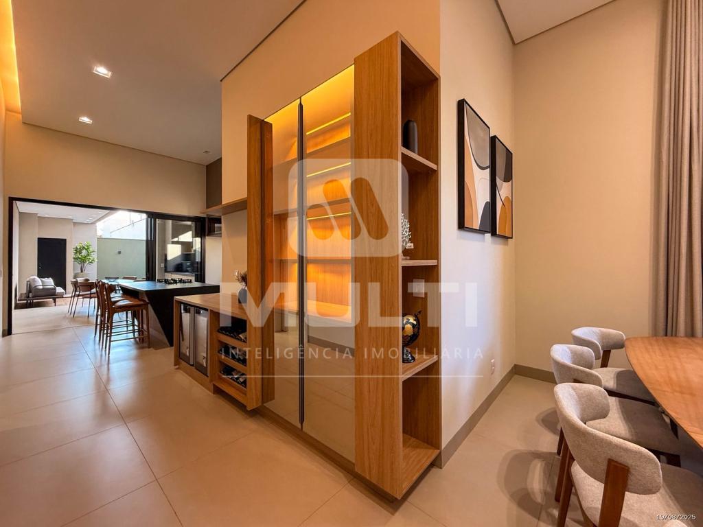 Casa de Condomínio à venda com 4 quartos, 215m² - Foto 3