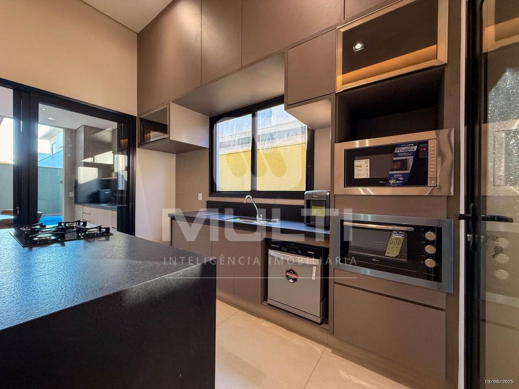 Casa de Condomínio à venda com 4 quartos, 215m² - Foto 4