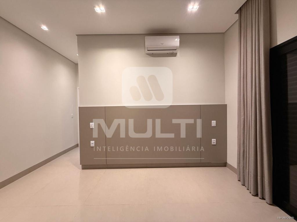 Casa de Condomínio à venda com 4 quartos, 215m² - Foto 13