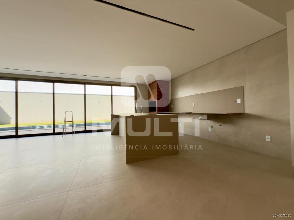 Casa de Condomínio à venda com 4 quartos, 465m² - Foto 2