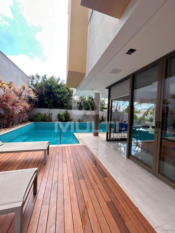 Casa de Condomínio à venda com 3 quartos, 466m² - Foto 2