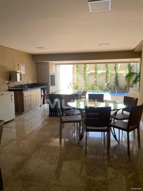Apartamento à venda com 3 quartos, 137m² - Foto 2