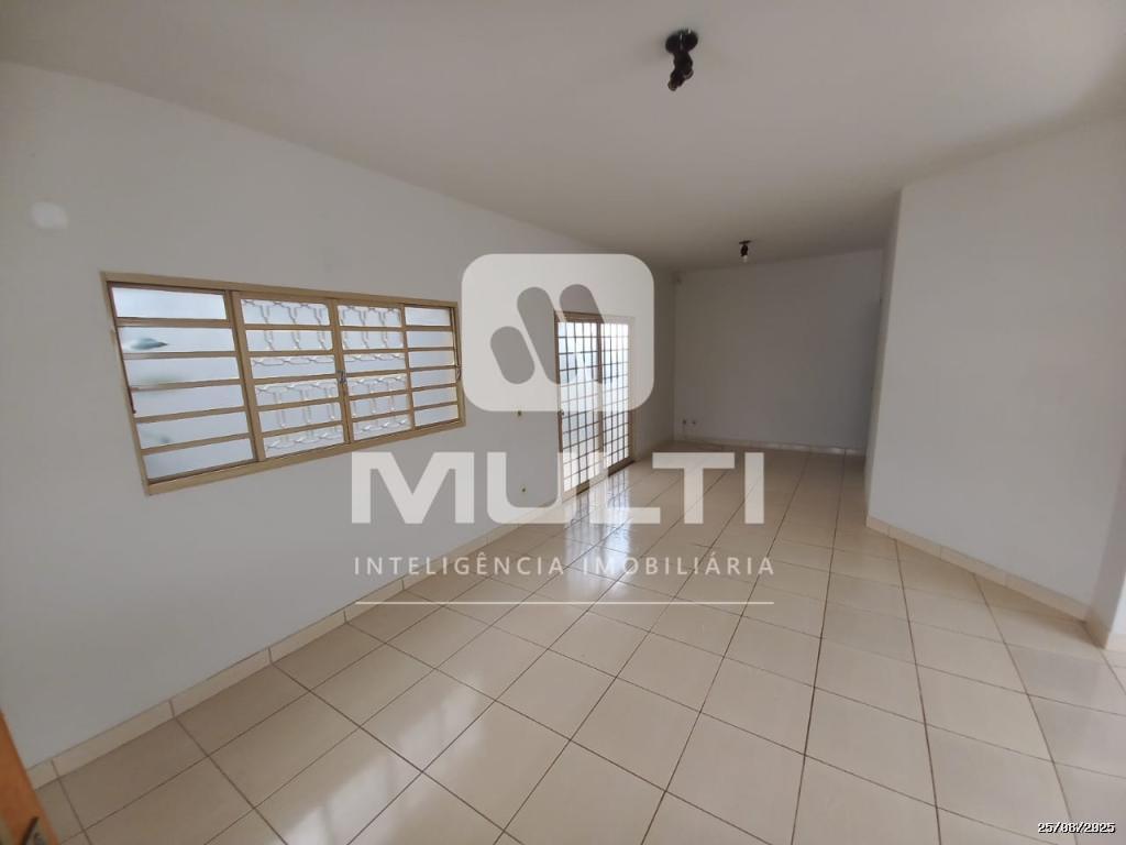Casa à venda com 3 quartos, 215m² - Foto 2