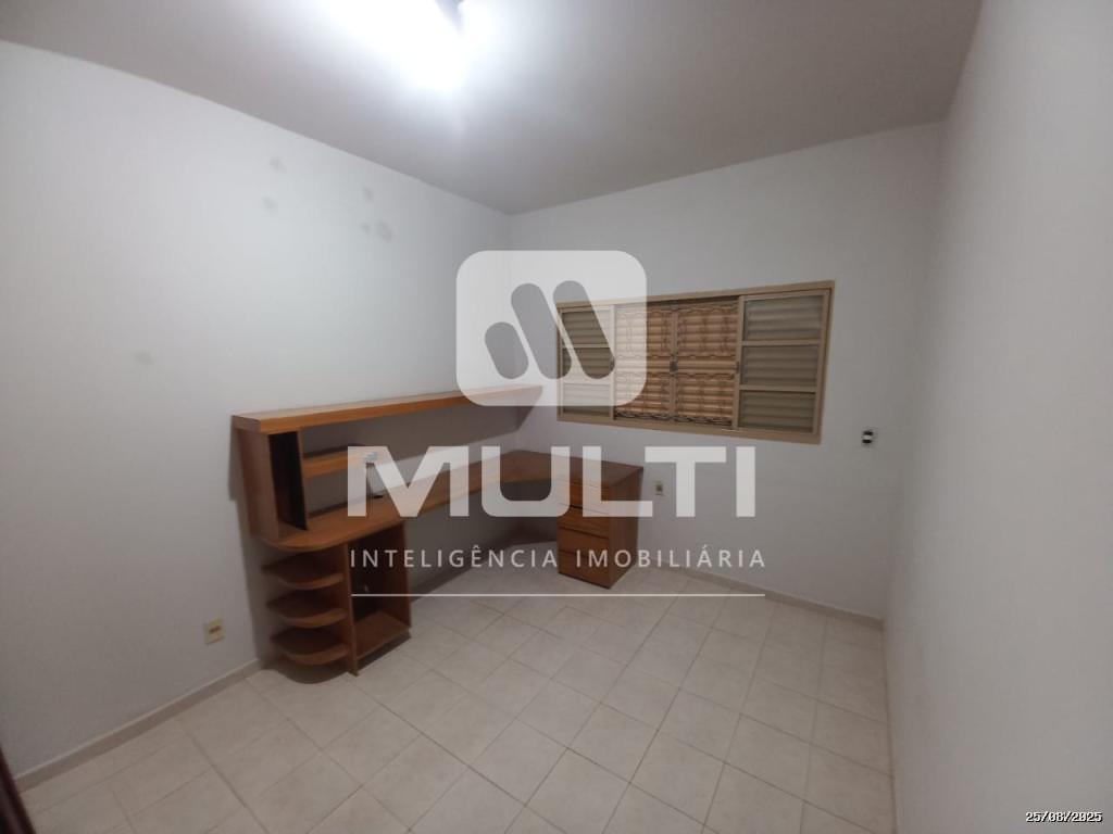 Casa à venda com 3 quartos, 215m² - Foto 9