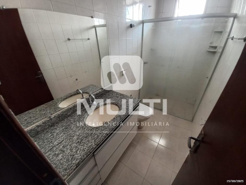 Casa à venda com 3 quartos, 215m² - Foto 13