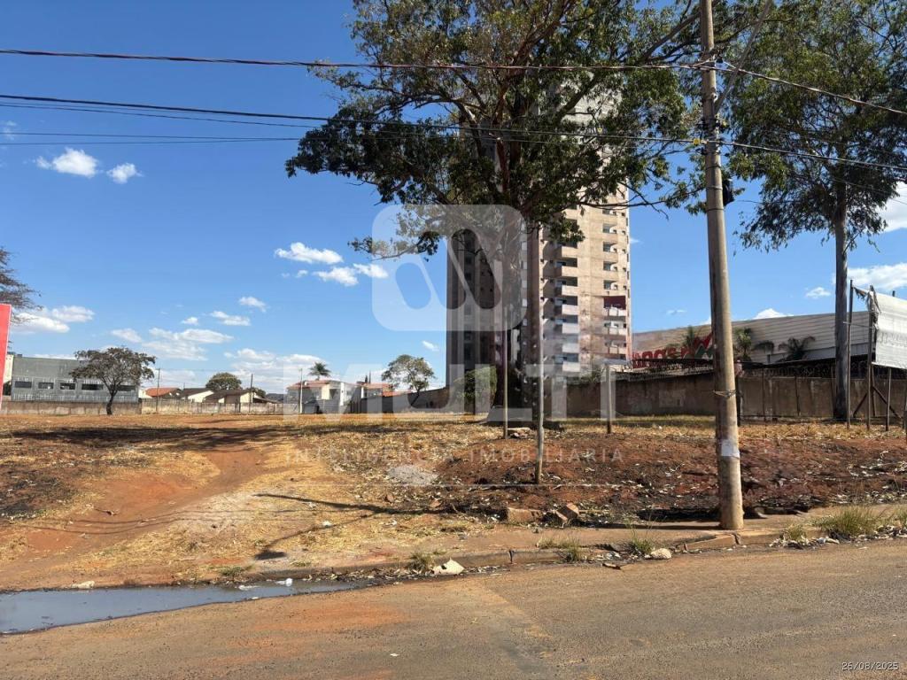 Loteamento e Condomínio - Foto 3