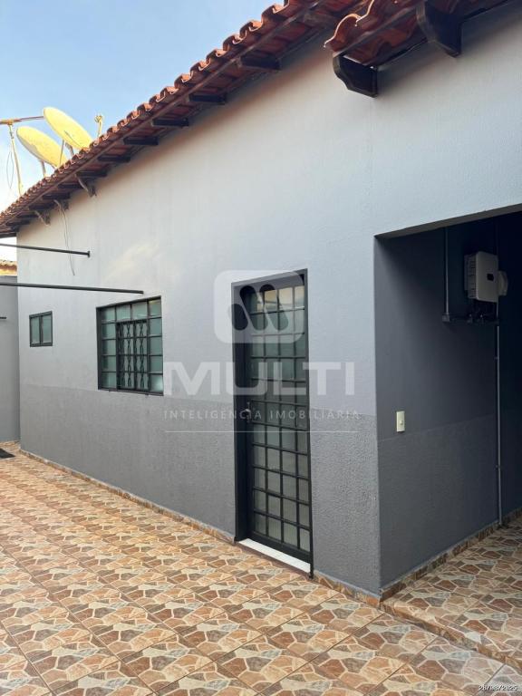 Casa à venda com 5 quartos, 230m² - Foto 1