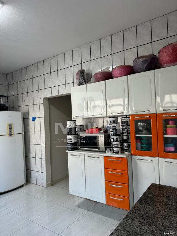 Casa à venda com 5 quartos, 230m² - Foto 3