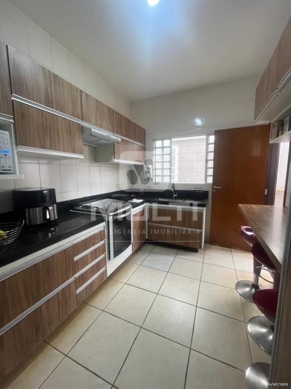 Casa, 3 quartos, 130 m² - Foto 2