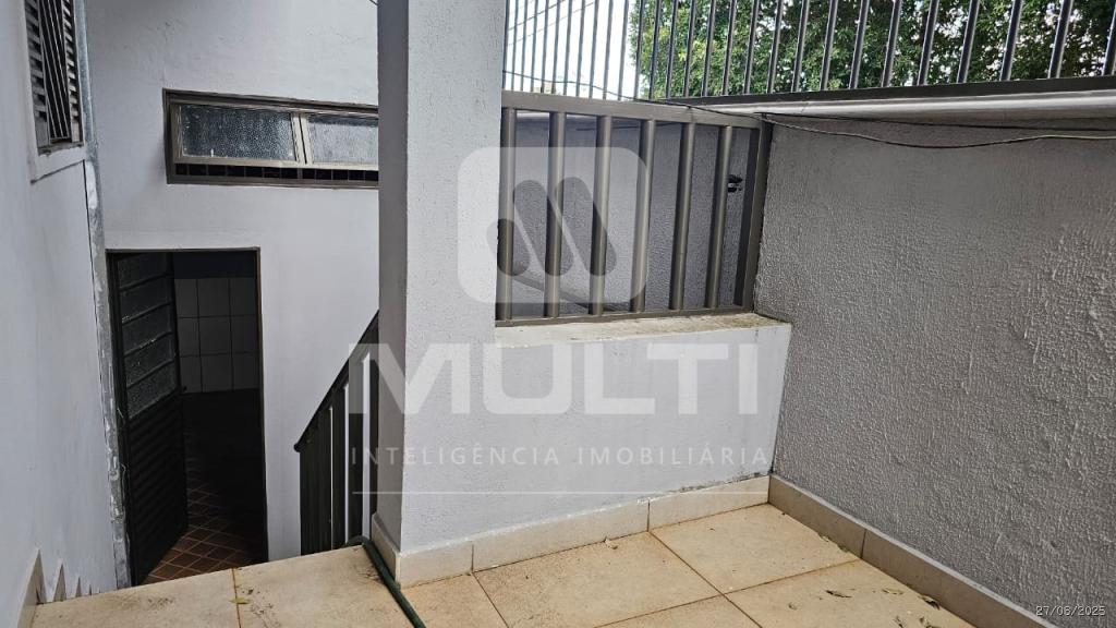 Casa à venda com 3 quartos, 286m² - Foto 3