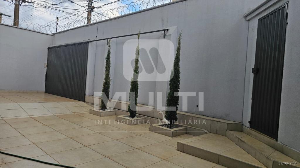 Casa à venda com 3 quartos, 286m² - Foto 8