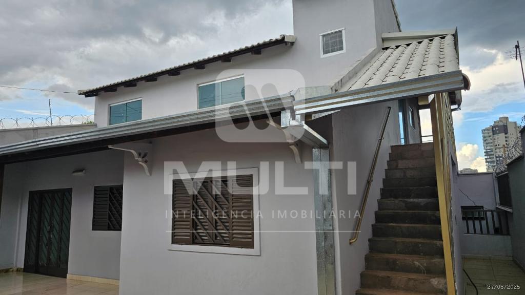 Casa à venda com 3 quartos, 286m² - Foto 9