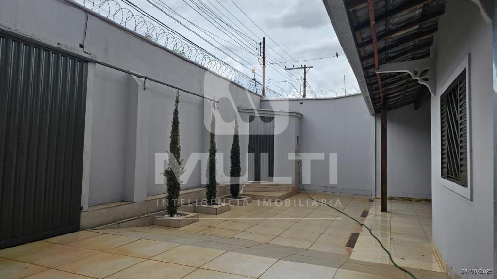 Casa à venda com 3 quartos, 286m² - Foto 16