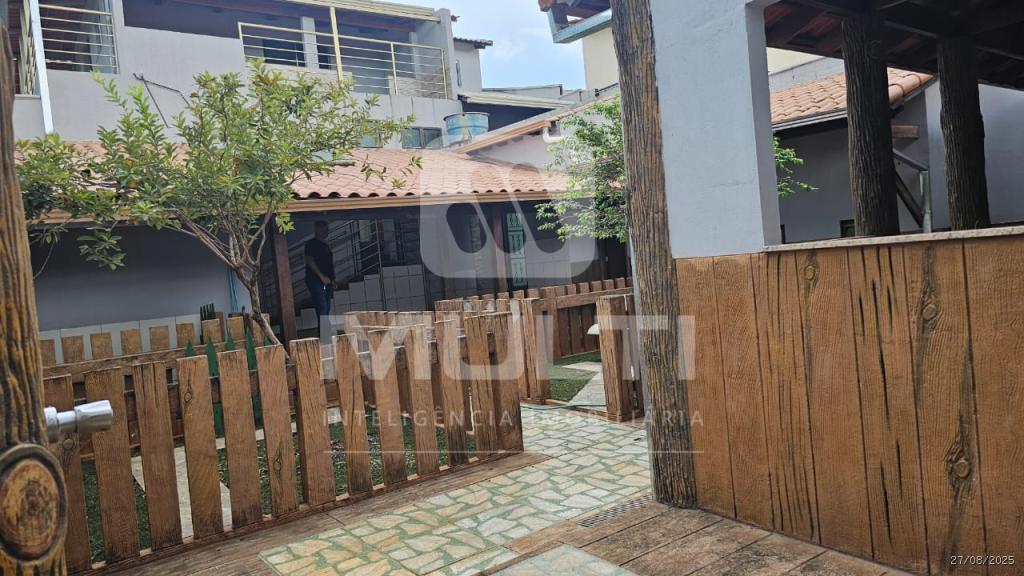 Casa à venda com 3 quartos, 286m² - Foto 25