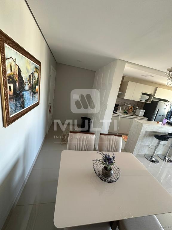 Apartamento à venda com 2 quartos, 52m² - Foto 2