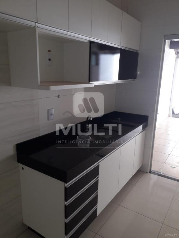 Casa à venda com 2 quartos, 70m² - Foto 7