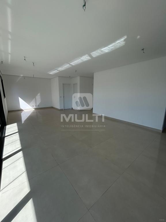 Apartamento à venda com 3 quartos, 203m² - Foto 4