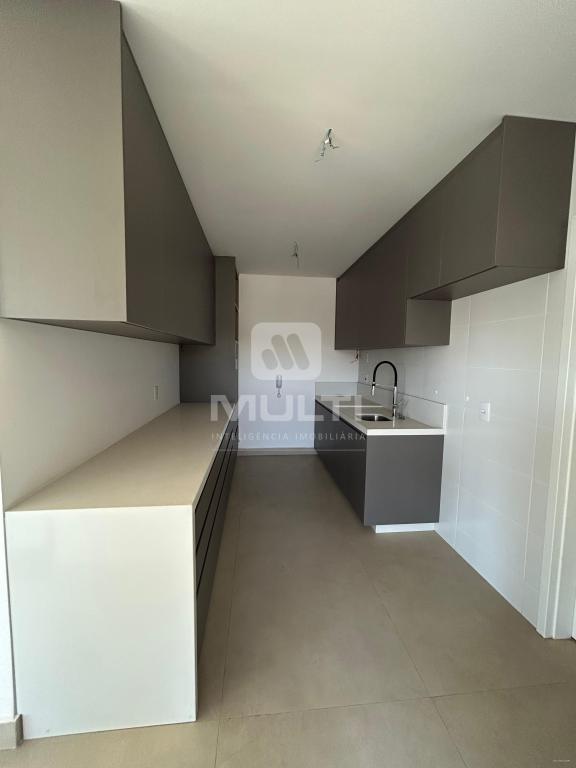 Apartamento à venda com 3 quartos, 203m² - Foto 8