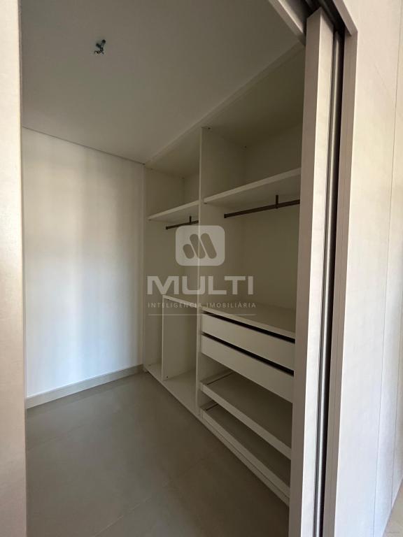 Apartamento à venda com 3 quartos, 203m² - Foto 32
