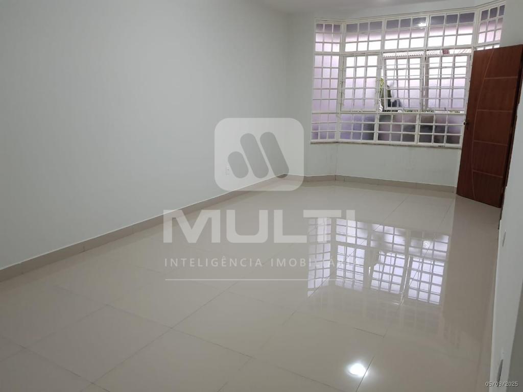 Casa, 4 quartos, 230 m² - Foto 1