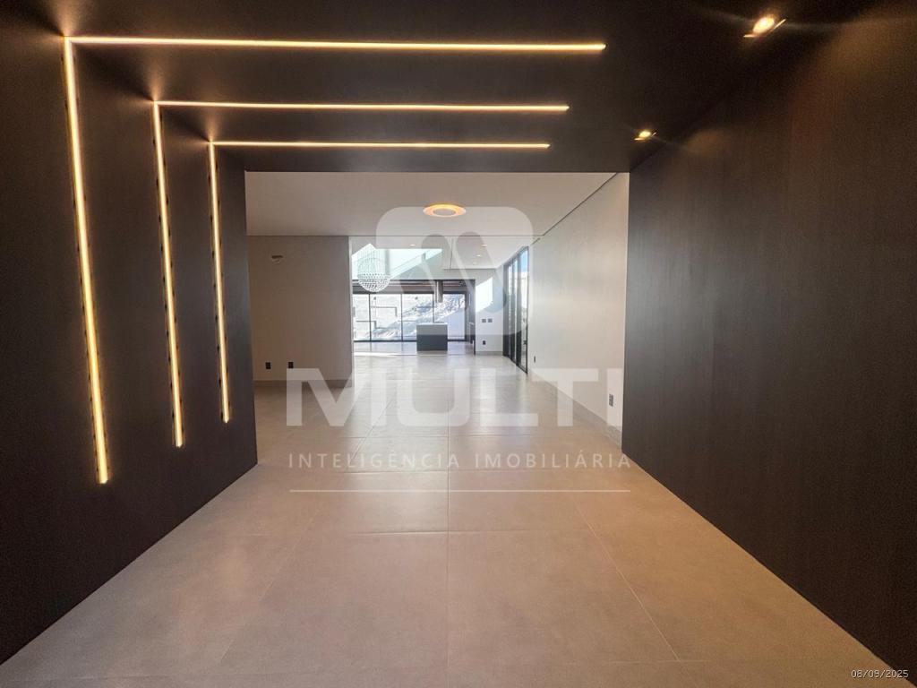 Casa à venda com 4 quartos, 363m² - Foto 5