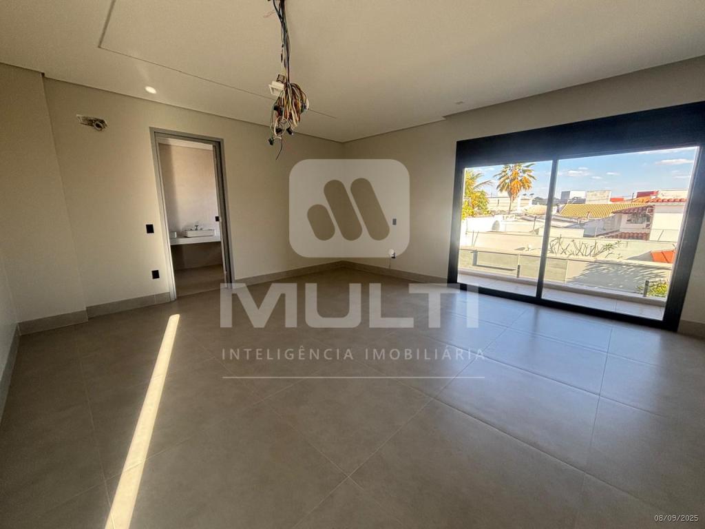 Casa à venda com 4 quartos, 363m² - Foto 23