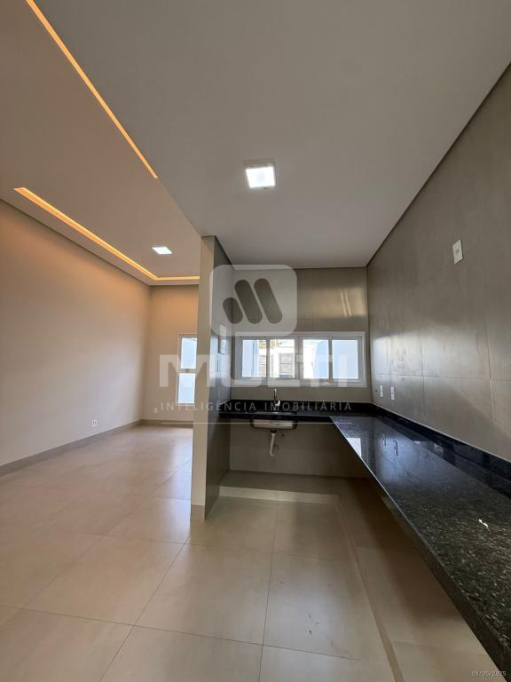 Casa à venda com 3 quartos, 85m² - Foto 4