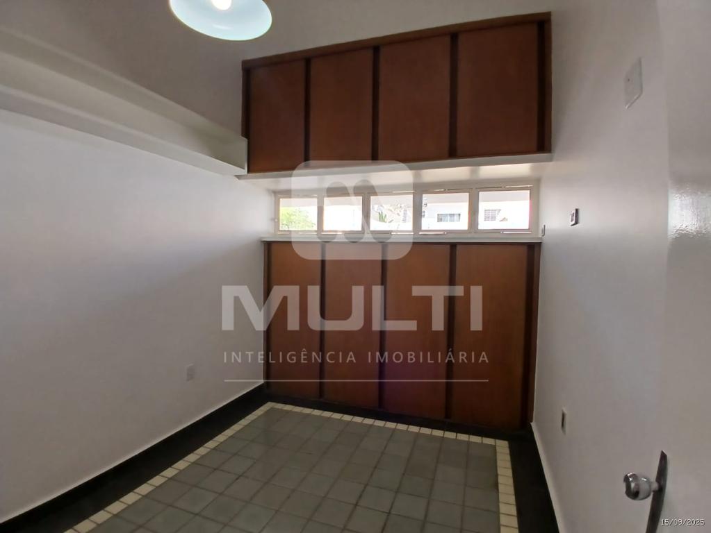 Casa, 3 quartos, 250 m² - Foto 35