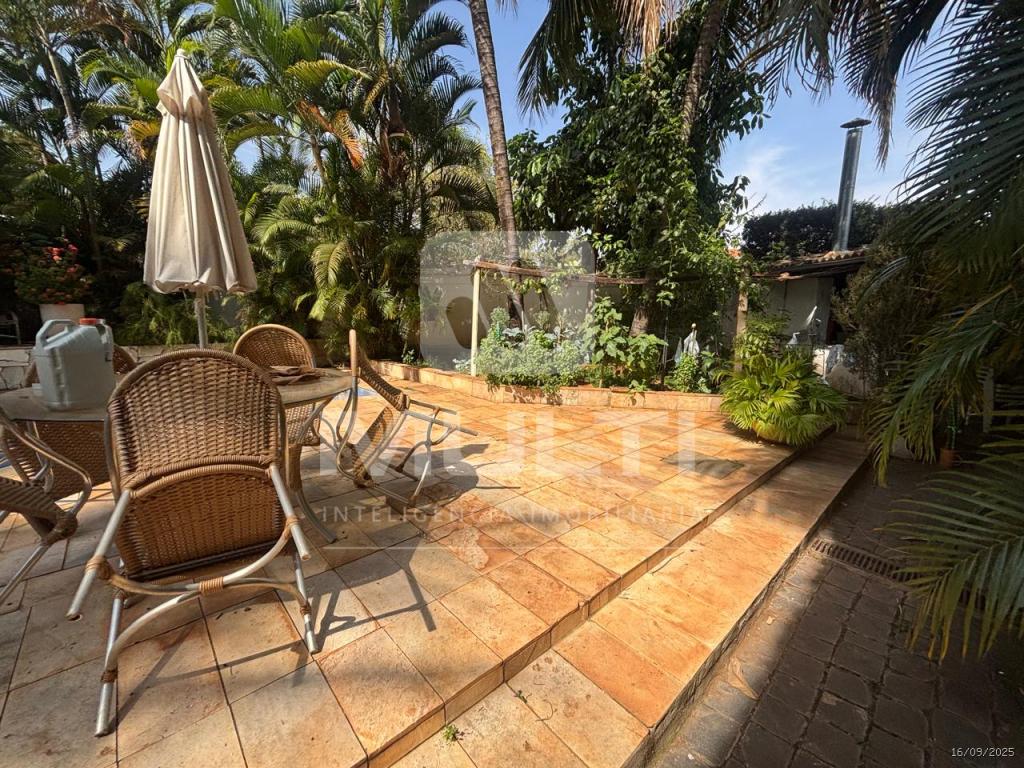 Casa à venda com 6 quartos, 600m² - Foto 5