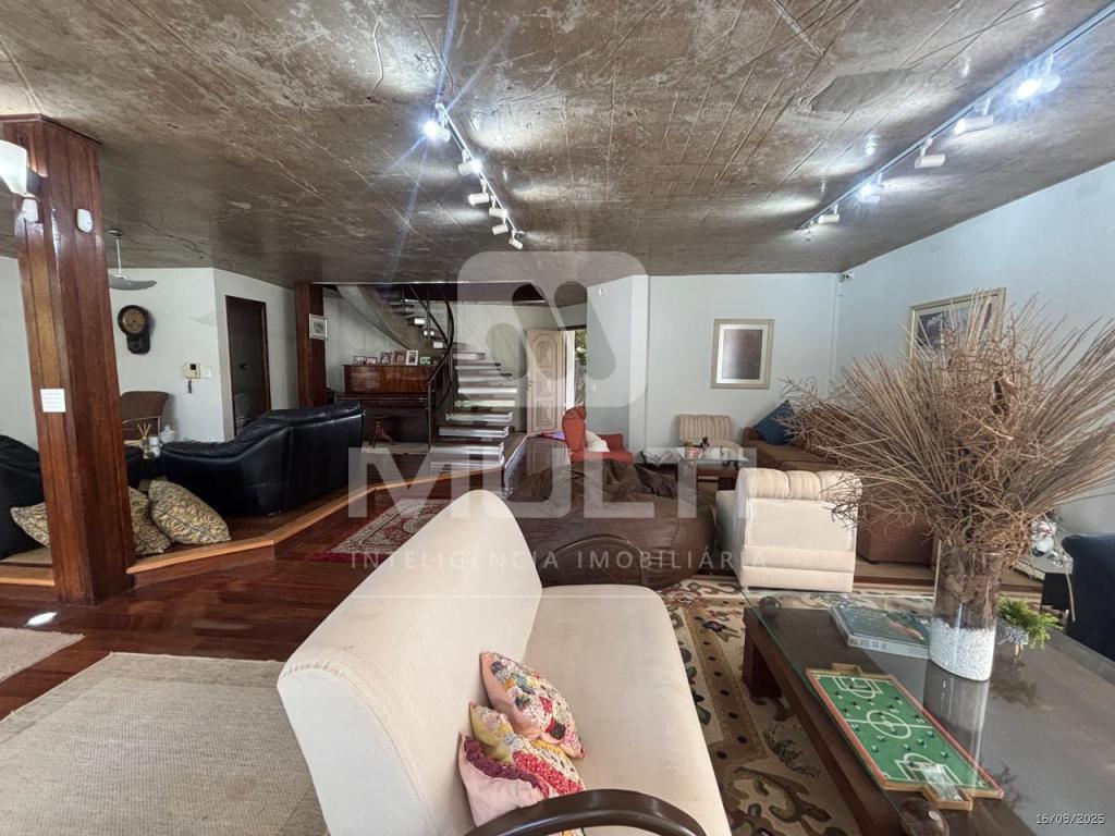 Casa à venda com 6 quartos, 600m² - Foto 14