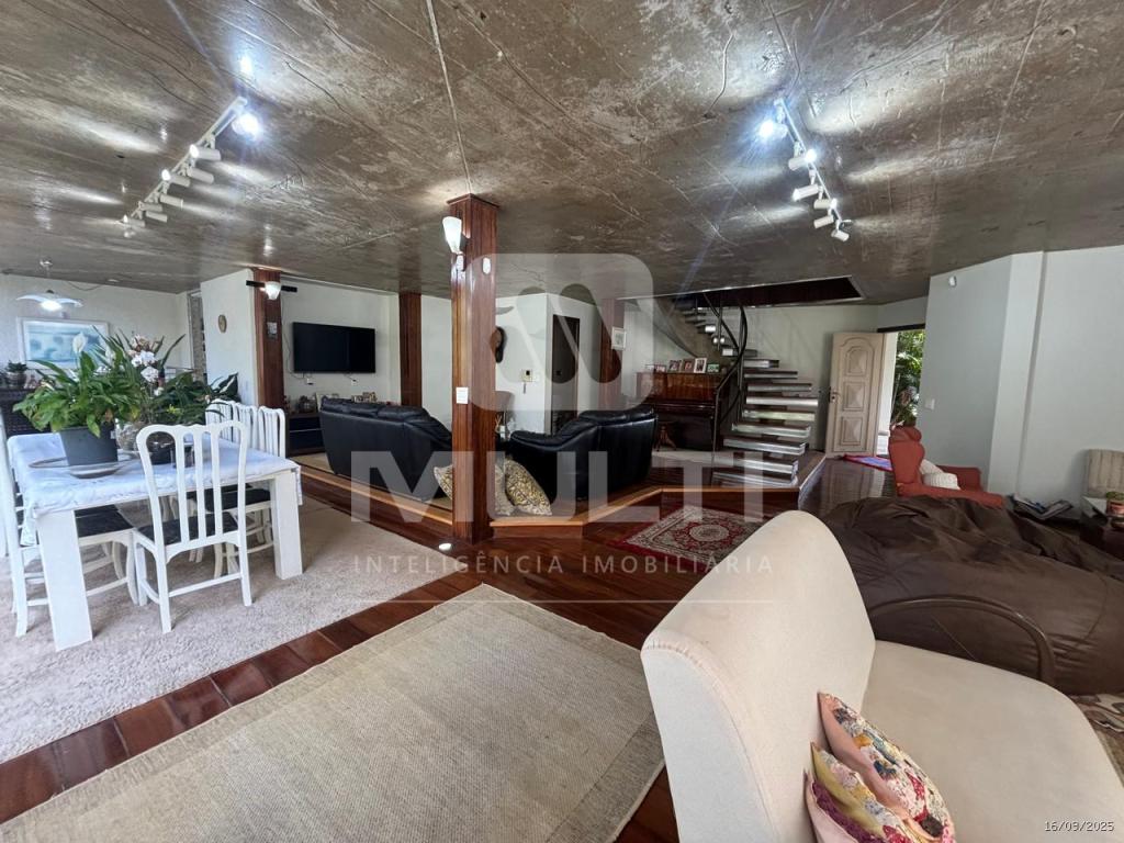 Casa à venda com 6 quartos, 600m² - Foto 15