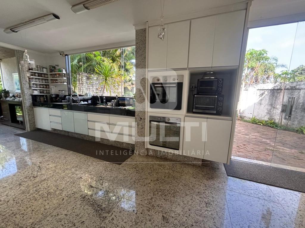 Casa à venda com 6 quartos, 600m² - Foto 19