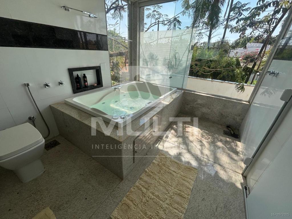 Casa à venda com 6 quartos, 600m² - Foto 32