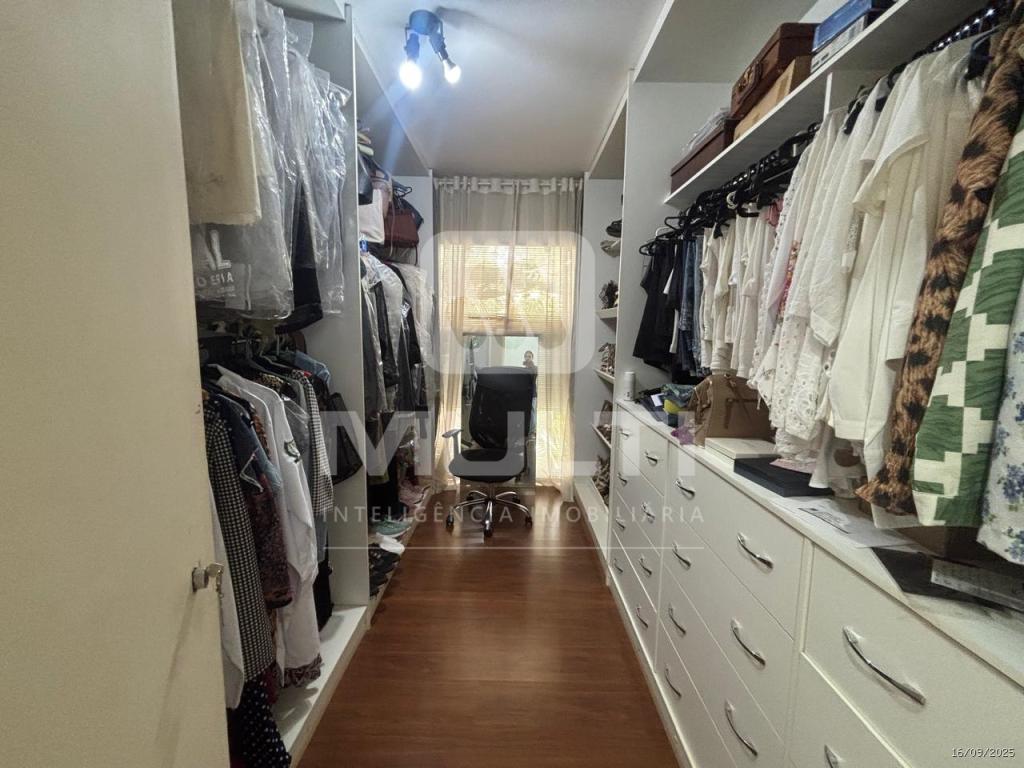 Casa à venda com 6 quartos, 600m² - Foto 36