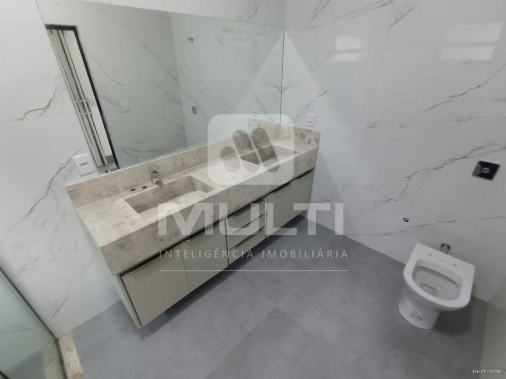 Casa de Condomínio à venda com 3 quartos, 320m² - Foto 3