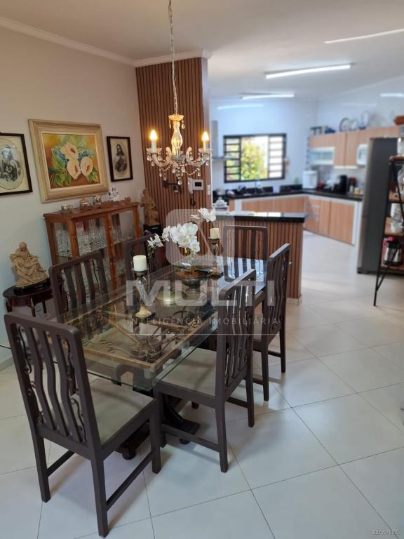 Casa, 3 quartos, 300 m² - Foto 1