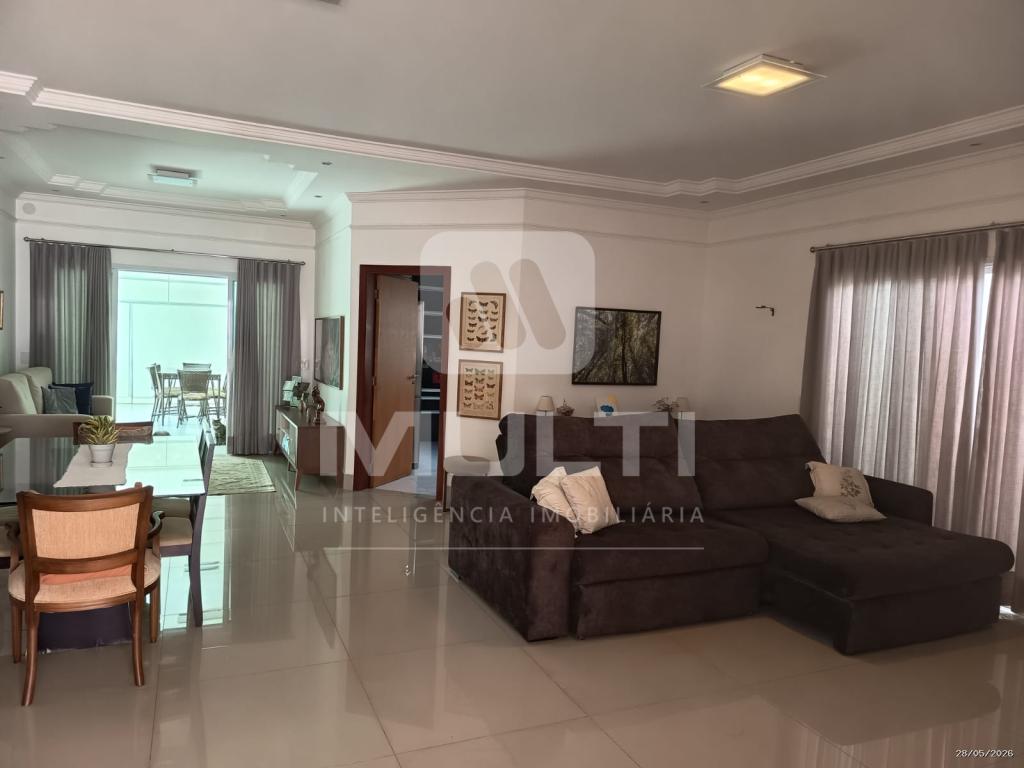 Casa, 3 quartos, 240 m² - Foto 2