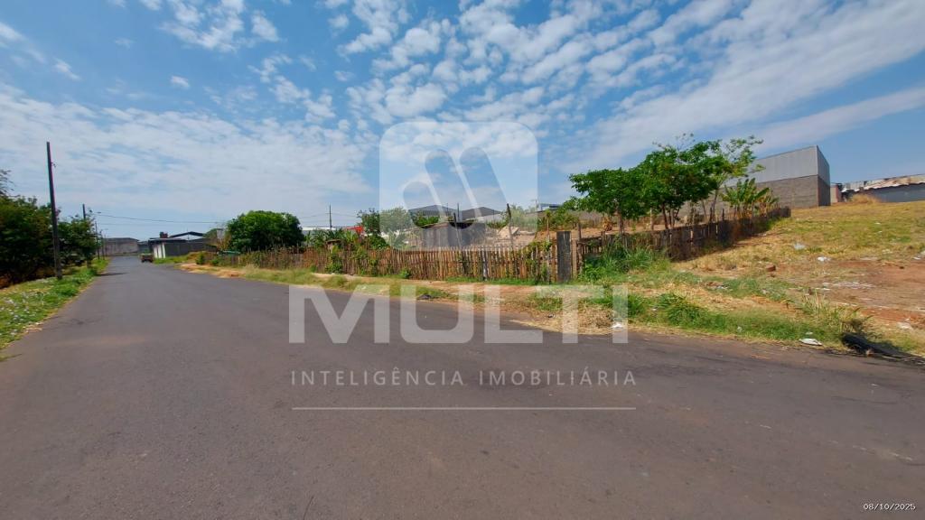 Loteamento e Condomínio - Foto 1