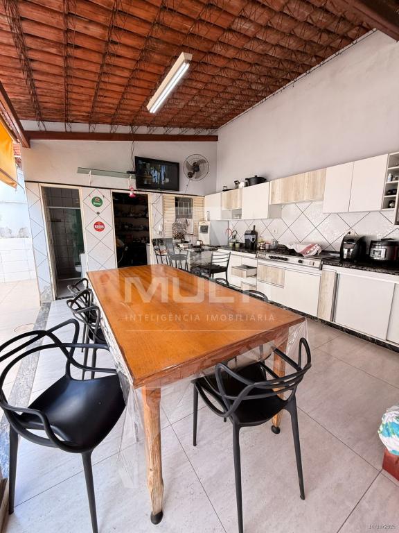 Casa, 3 quartos, 200 m² - Foto 10
