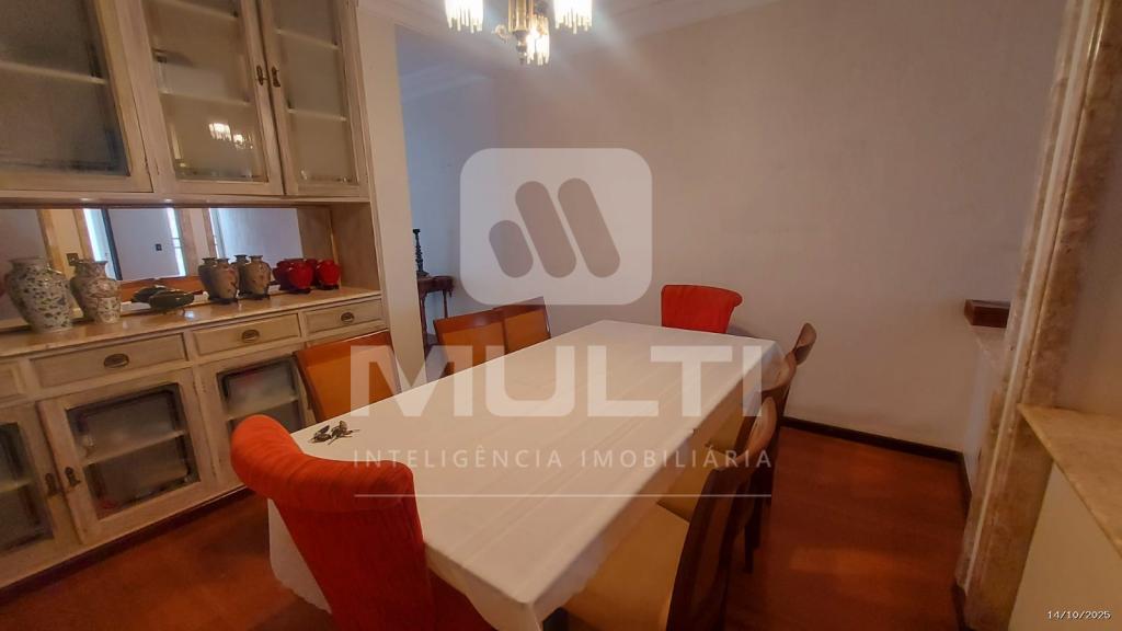 Casa, 3 quartos, 236 m² - Foto 2