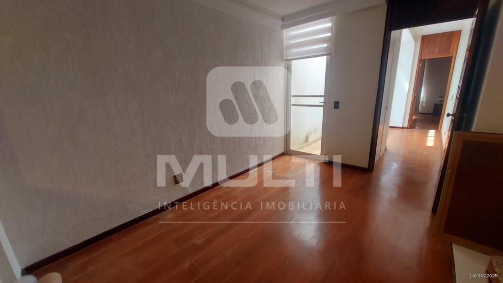 Casa, 3 quartos, 236 m² - Foto 3