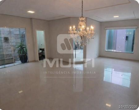 Casa, 4 quartos, 220 m² - Foto 3