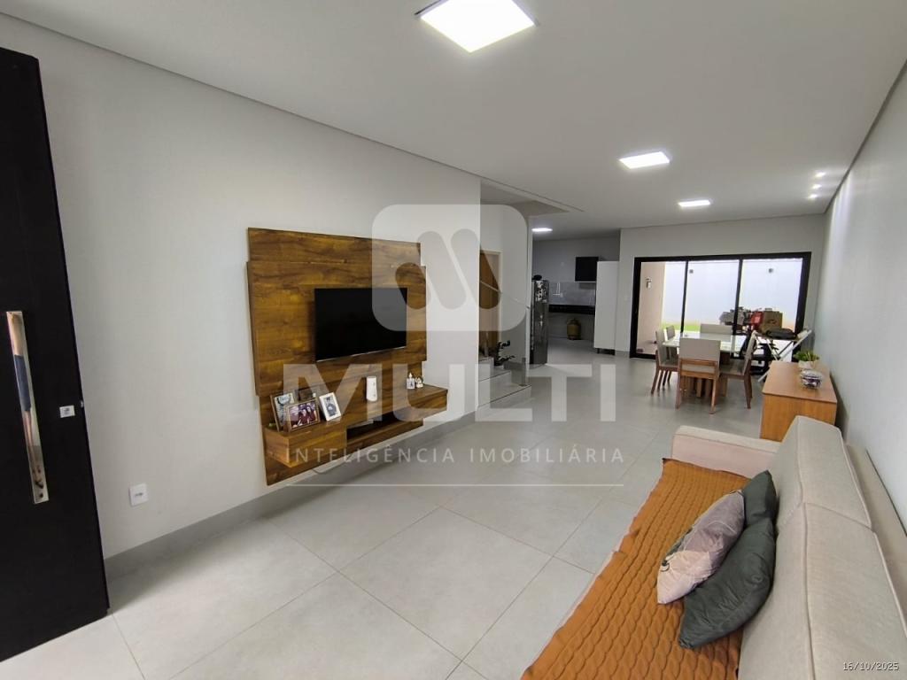 Casa, 3 quartos, 230 m² - Foto 1