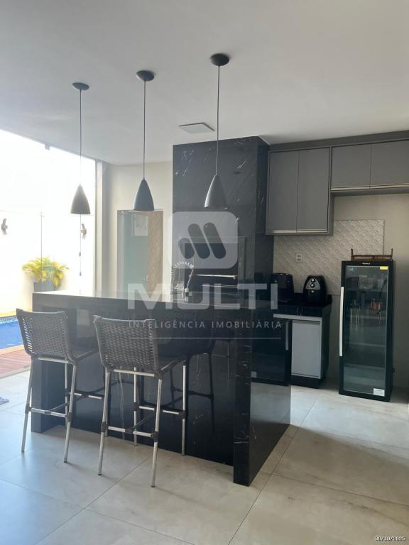 Casa, 3 quartos, 253 m² - Foto 8